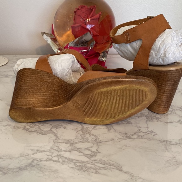 ‼️DONATED‼️ Sandals - Picture 5 of 5